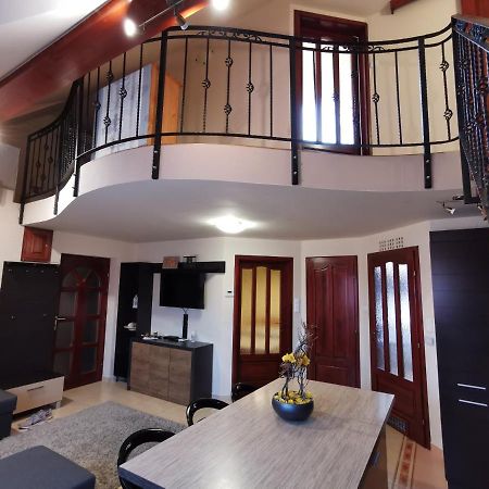 Galery Apartman Gyula Extérieur photo