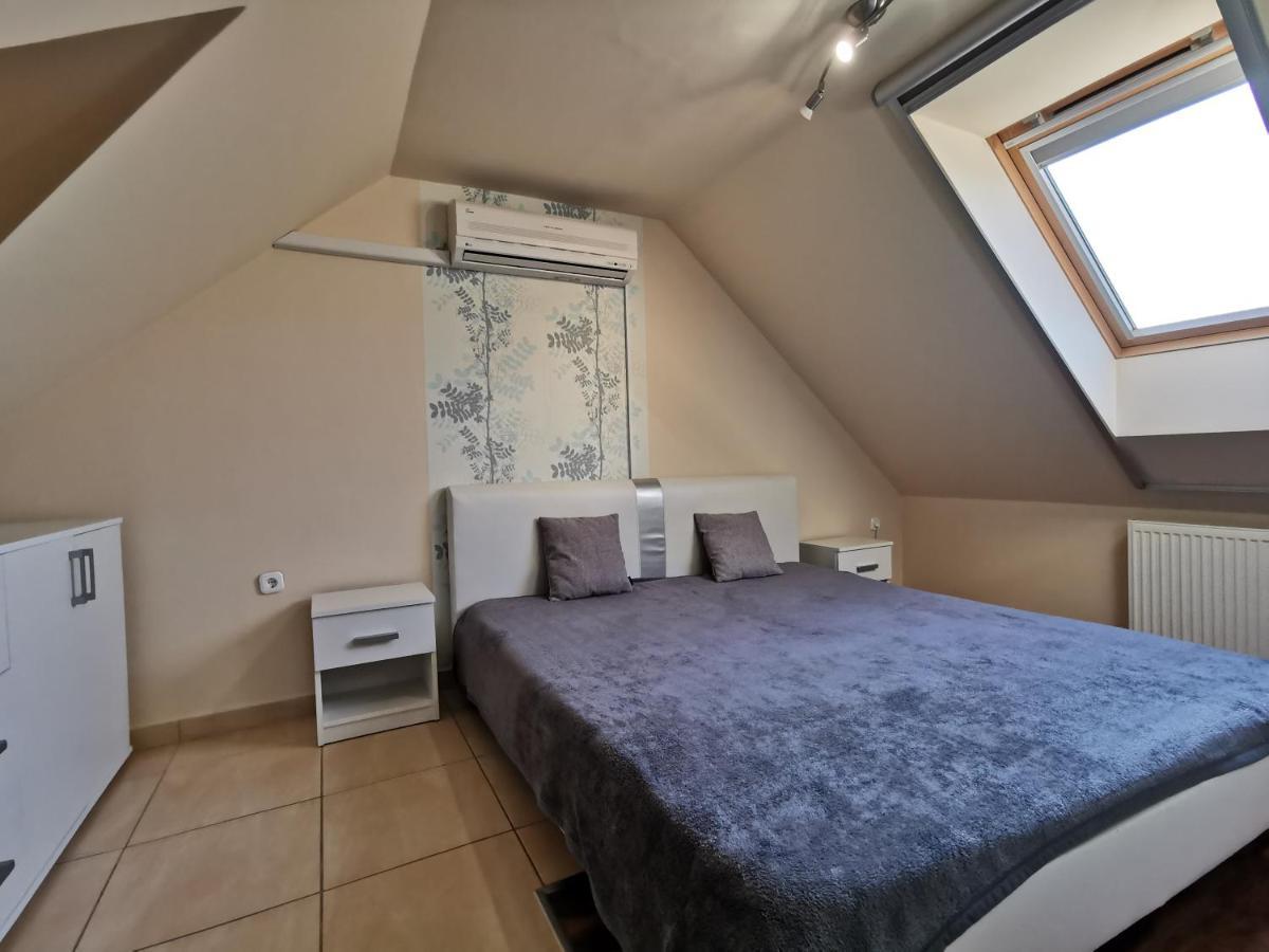 Galery Apartman Gyula Extérieur photo