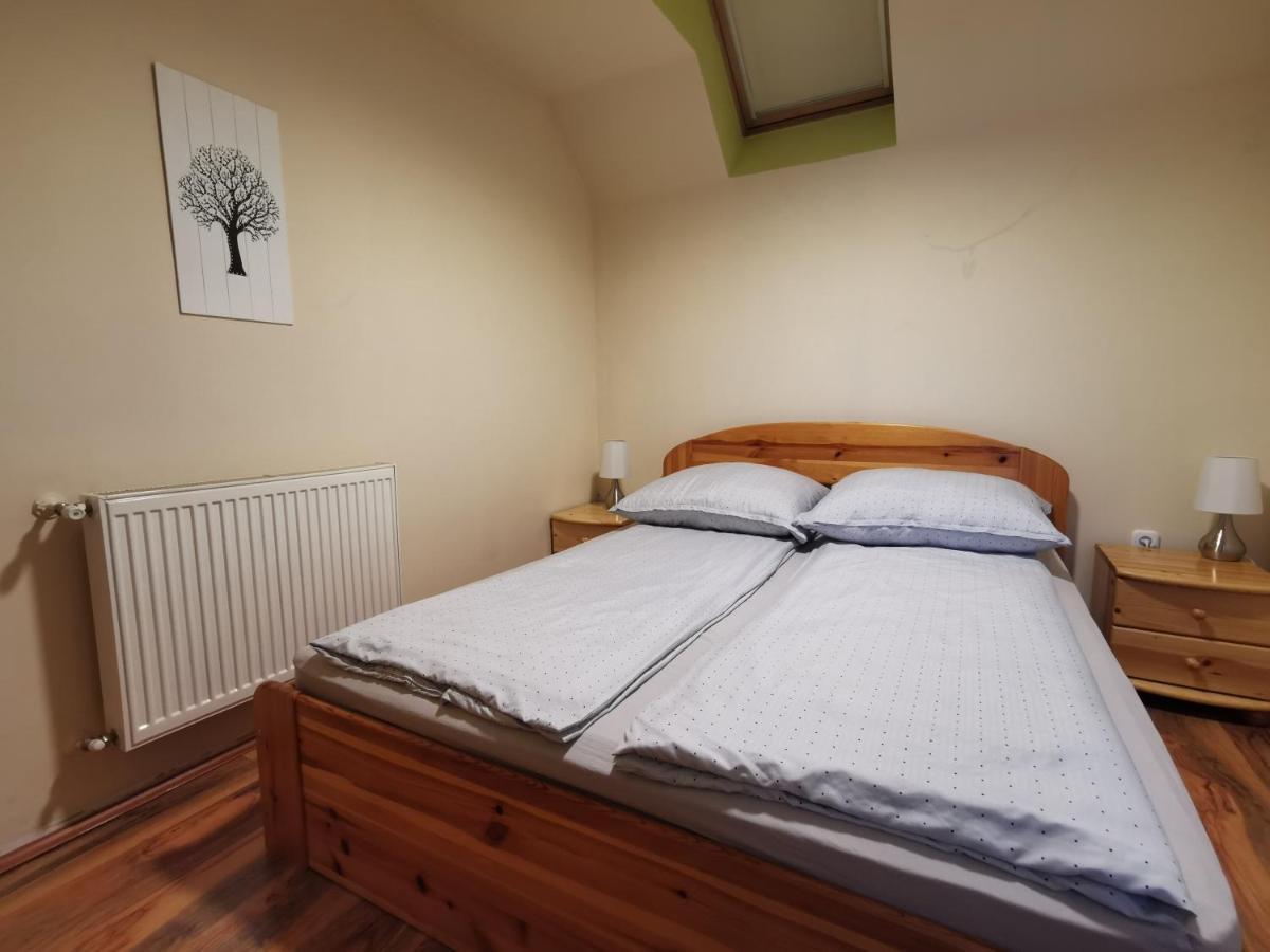 Galery Apartman Gyula Extérieur photo