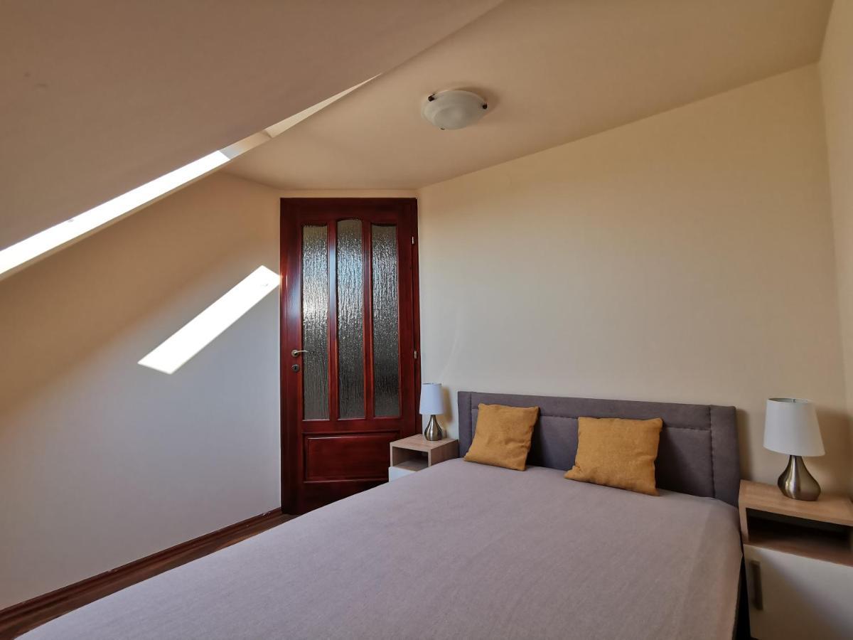 Galery Apartman Gyula Extérieur photo