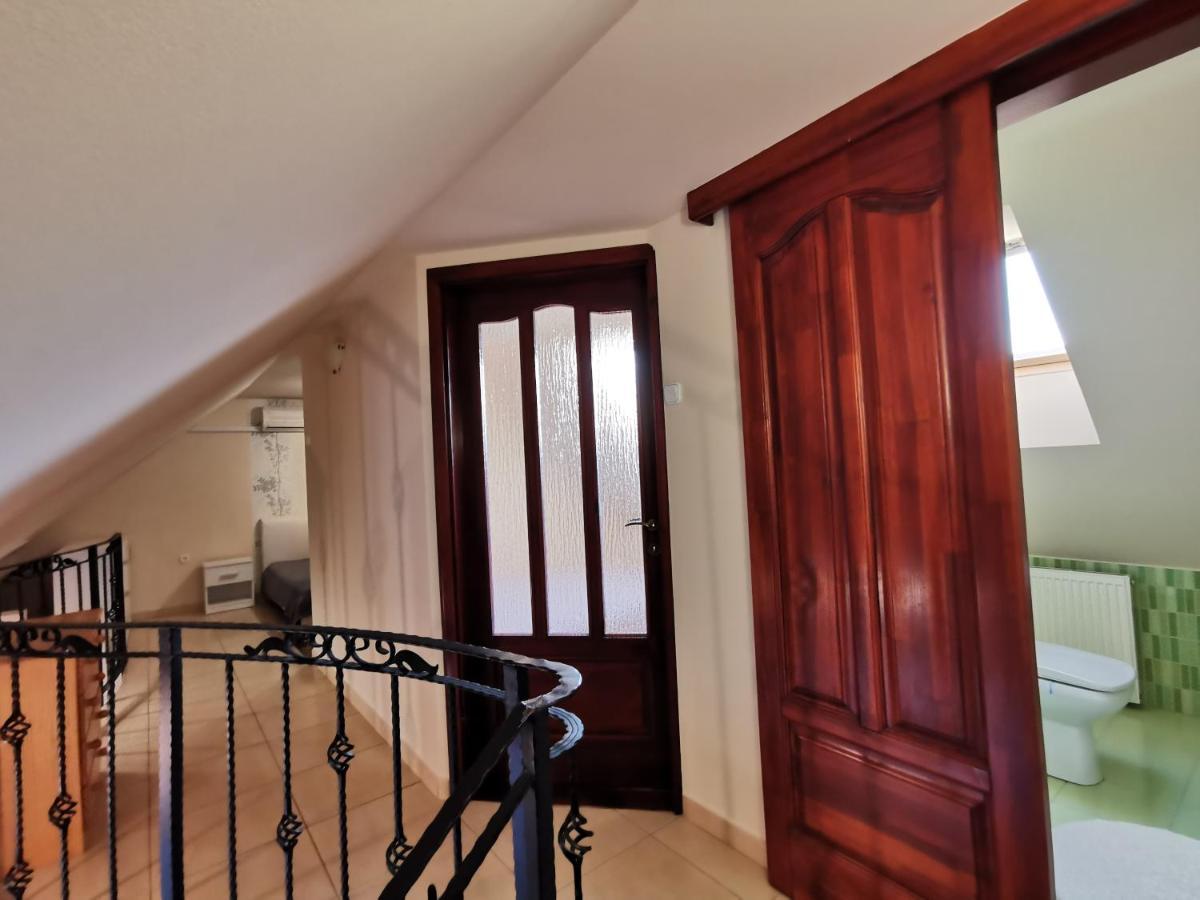 Galery Apartman Gyula Extérieur photo