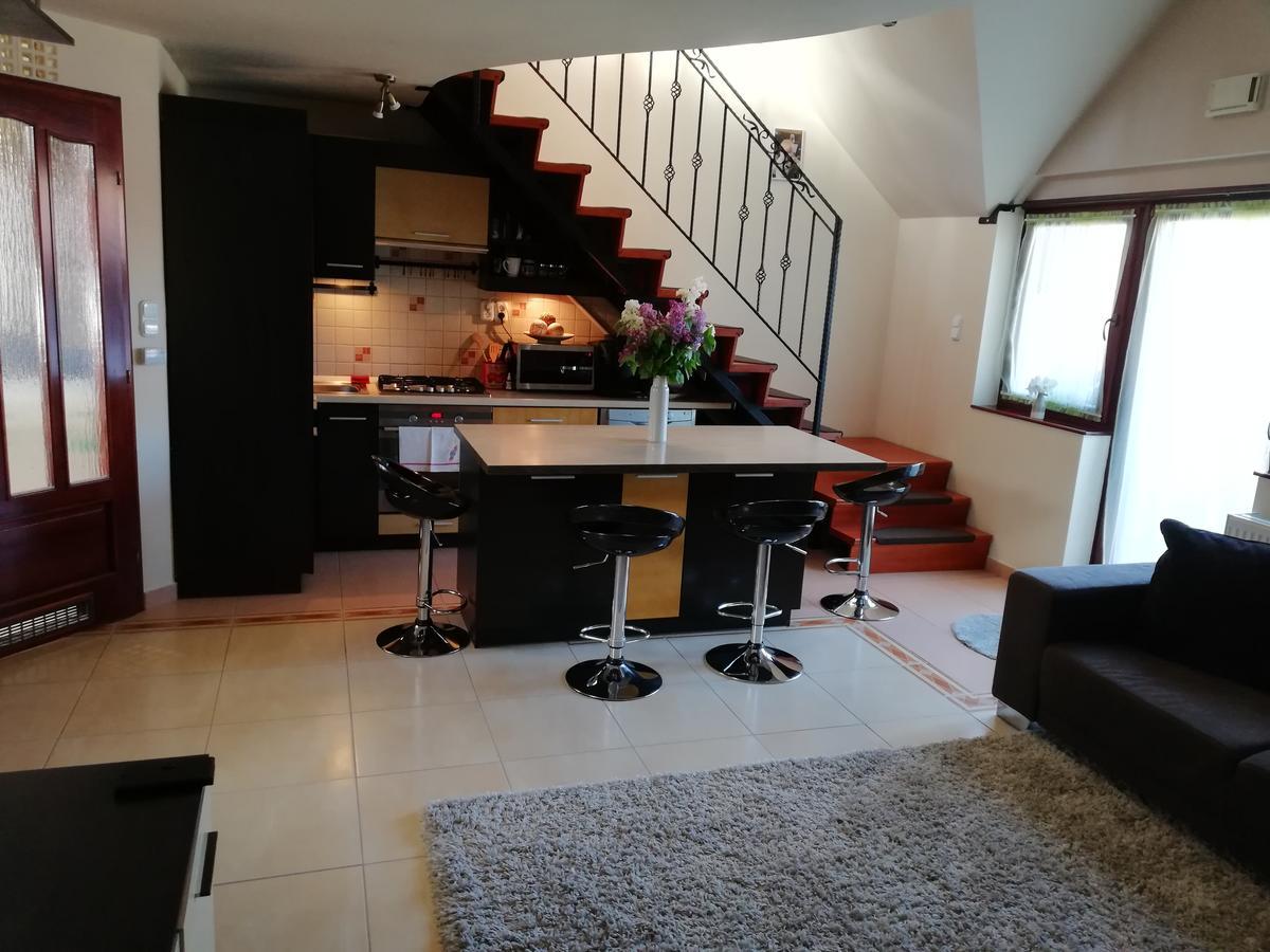 Galery Apartman Gyula Extérieur photo